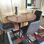 Waldeslust Warmbad Mit Balkon Und Privatem Parkplatz דירה