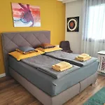 Waldeslust Warmbad Mit Balkon Und Privatem Parkplatz דירה וילאך